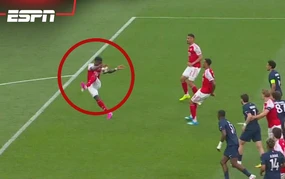 Why was Arsenal not penalized with a penalty despite Saka's obvious handball?