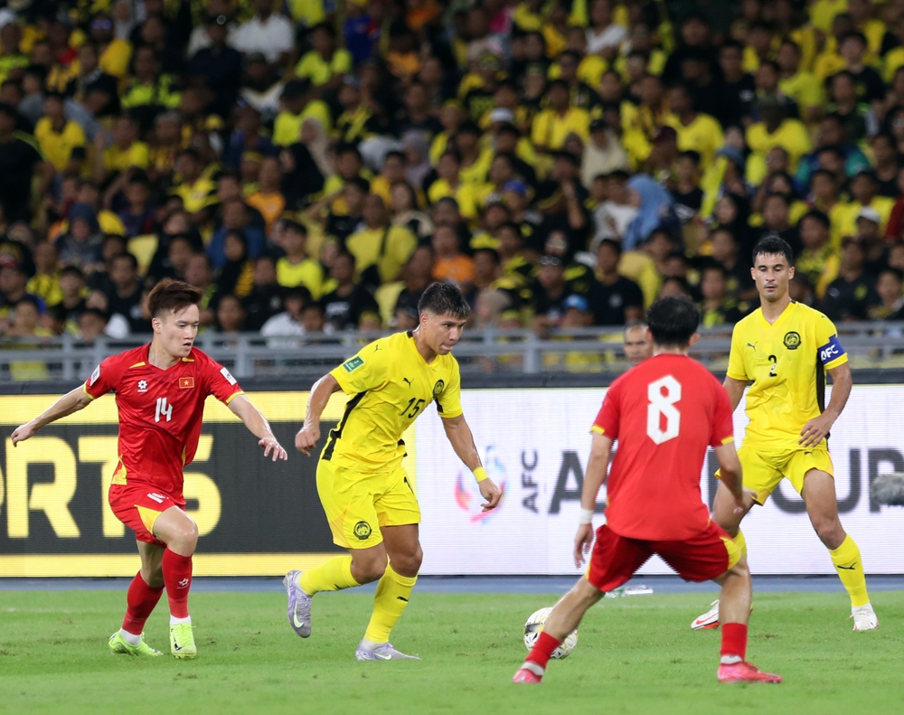 HLV Hoàng Văn Phúc: “Đội tuyển Việt Nam vẫn cần thắng Malaysia để khẳng định năng lực” - Ảnh 2. HLV Hoàng Văn Phúc: “Đội tuyển Việt Nam vẫn cần thắng Malaysia để khẳng định năng lực” - Ảnh 2.