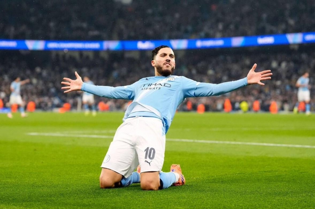 Man City Fans &#39;Beg&#39; Pep to Play His Trump Card Against Liverpool