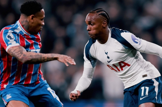 Shocked, Tottenham sinks deeper into crisis and approaches the relegation zone.