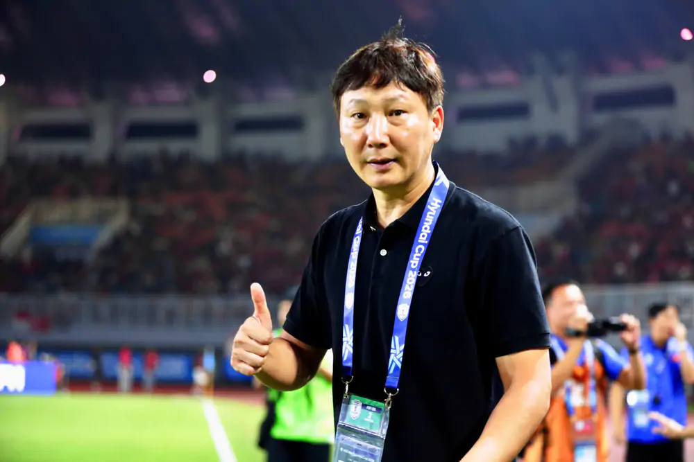 Báo Hàn Quốc: 'HLV Kim Sang Sik làm được điều ông Park Hang Seo chưa từng' - Ảnh 1. Báo Hàn Quốc: 'HLV Kim Sang Sik làm được điều ông Park Hang Seo chưa từng' - Ảnh 1.