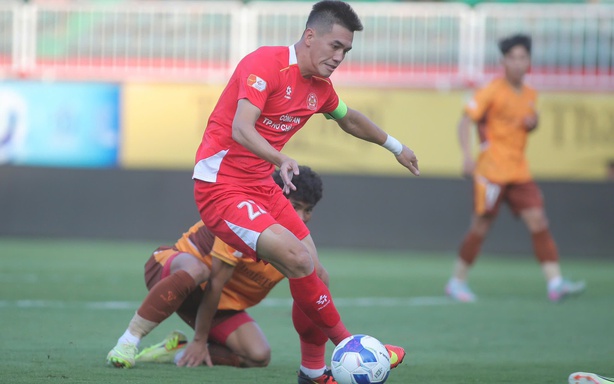 Coach Lê Huỳnh Đức remains patient with Tiến Linh