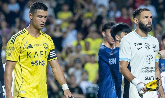 Ronaldo cùng Benzema khiến CĐV Real Madrid xúc động