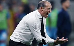 AC Milan officially dismissed coach Allegri and the trio of executives after losing the Champions League qualification.
