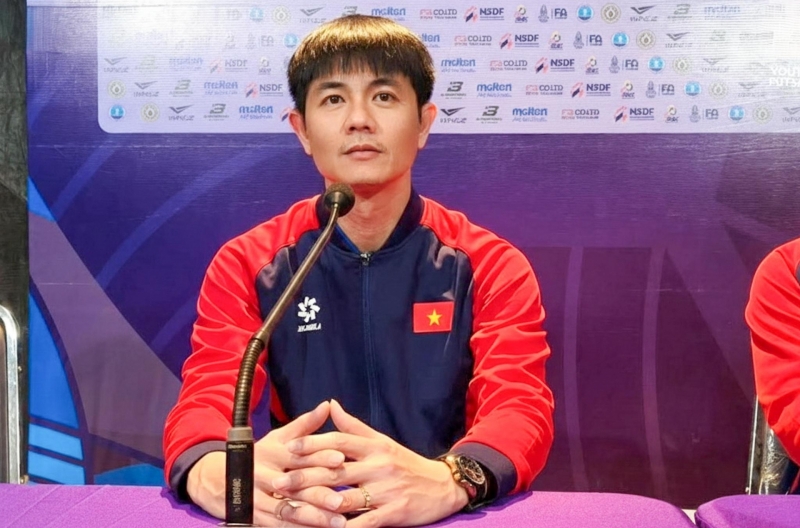 What did the Vietnam national coach say after losing to Thailand in the AFF tournament?