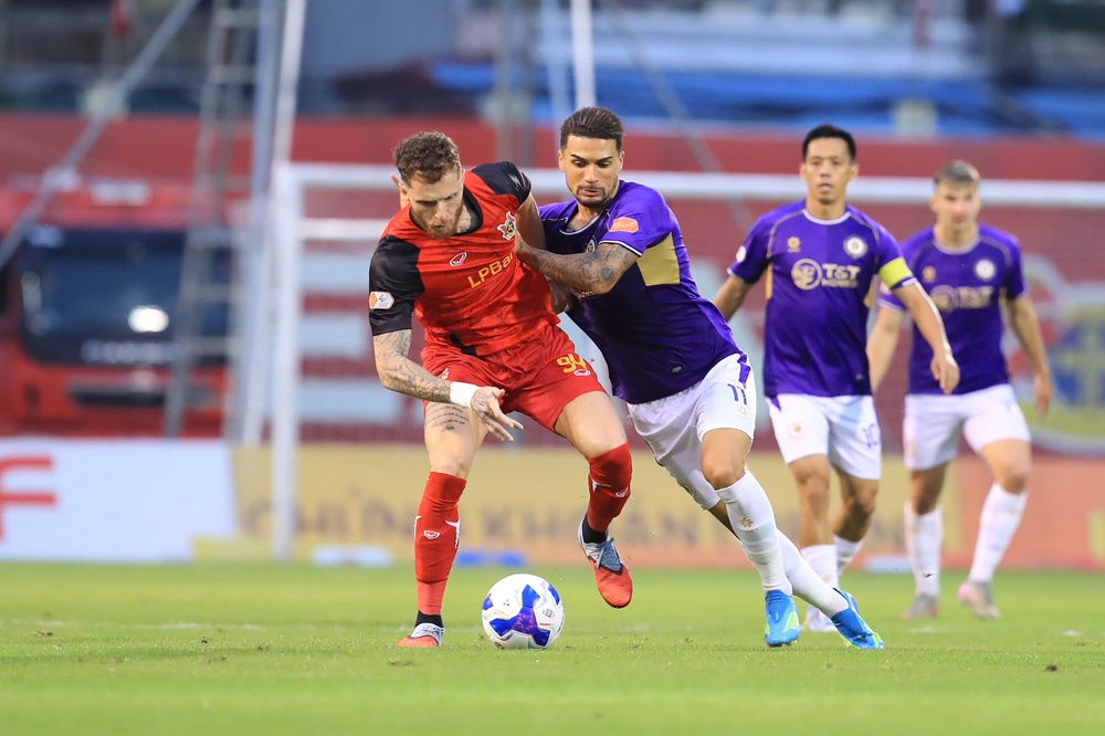 Thắng Ninh Bình, Hà Nội FC thổi bùng cuộc đua Top 3 V-League  - Ảnh 2.