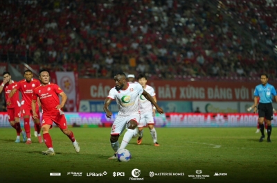 Disastrous red card, Hai Phong secures a major victory over CA TP.HCM