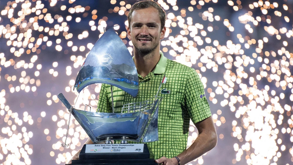 Daniil Medvedev vô địch ATP 500 Dubai Open 2026: Chiến tích lịch sử và… may mắn - Ảnh 1.