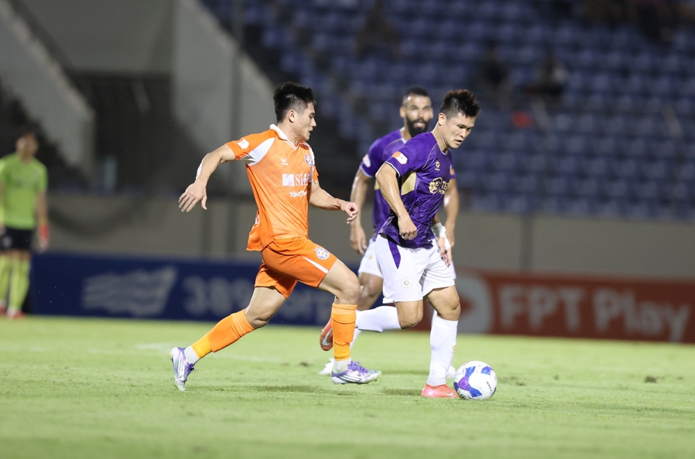 Kịch bản khó lường trên sân Hàng Đẫy - Ảnh 2.