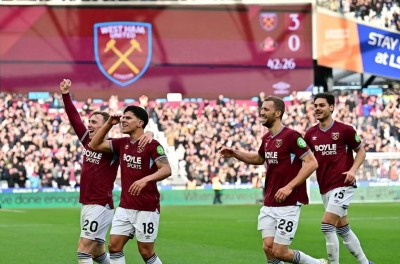 West Ham secures a convincing victory, fueling the Premier League relegation battle