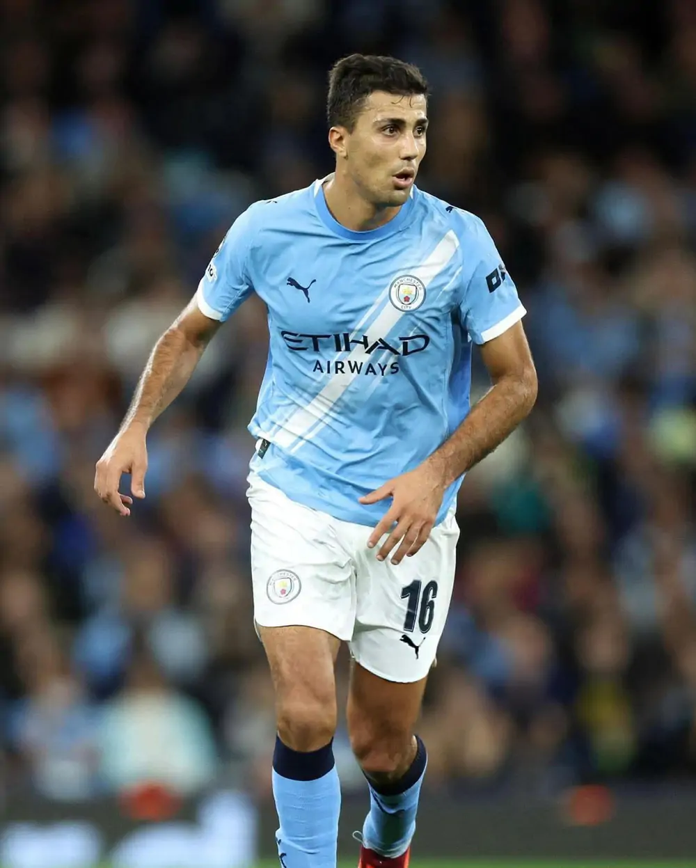 Tiền vệ Rodri của Man City được cho là đang ưu tiên chuyển đến Barca thay vì Real Madrid trong kỳ chuyển nhượng hè 2026. Ảnh: FBNV Tiền vệ Rodri của Man City được cho là đang ưu tiên chuyển đến Barca thay vì Real Madrid trong kỳ chuyển nhượng hè 2026. Ảnh: FBNV
