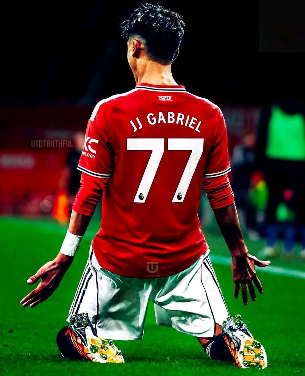 Thông tin Gabriel mới 15 tuổi và được xem là tài năng trẻ được kỳ vọng nhất của MU kể từ Ryan Giggs, đã đề nghị rời CLB trước khi bước sang tuổi 16 vào tháng tới khiến người hâm mộ Quỷ Đỏ sửng sốt.