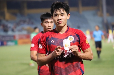 Dinh Bac makes Coach Kim Sang Sik sweat after the AFC U23 Championship