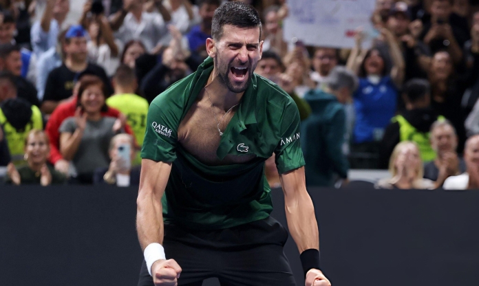 Djokovic vượt mặt Federer, lập kỉ lục vô tiền khoáng hậu