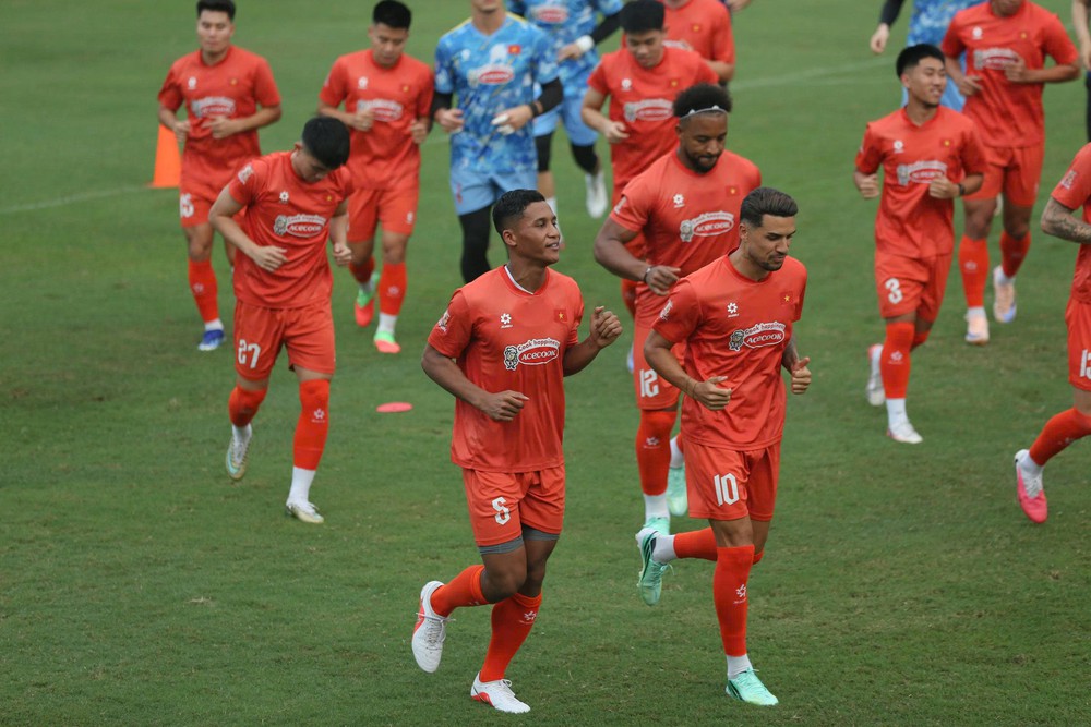 Đội tuyển Việt Nam lên đường tham dự FIFA ASEAN Cup 2026: Chinh phục những đỉnh cao mới - Ảnh 1.