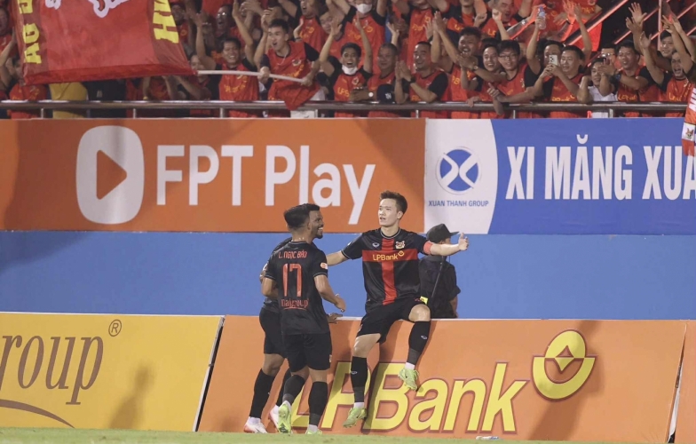 Round 4 of the V-League: Top group shifts, Ninh Binh instills fear across the V-League