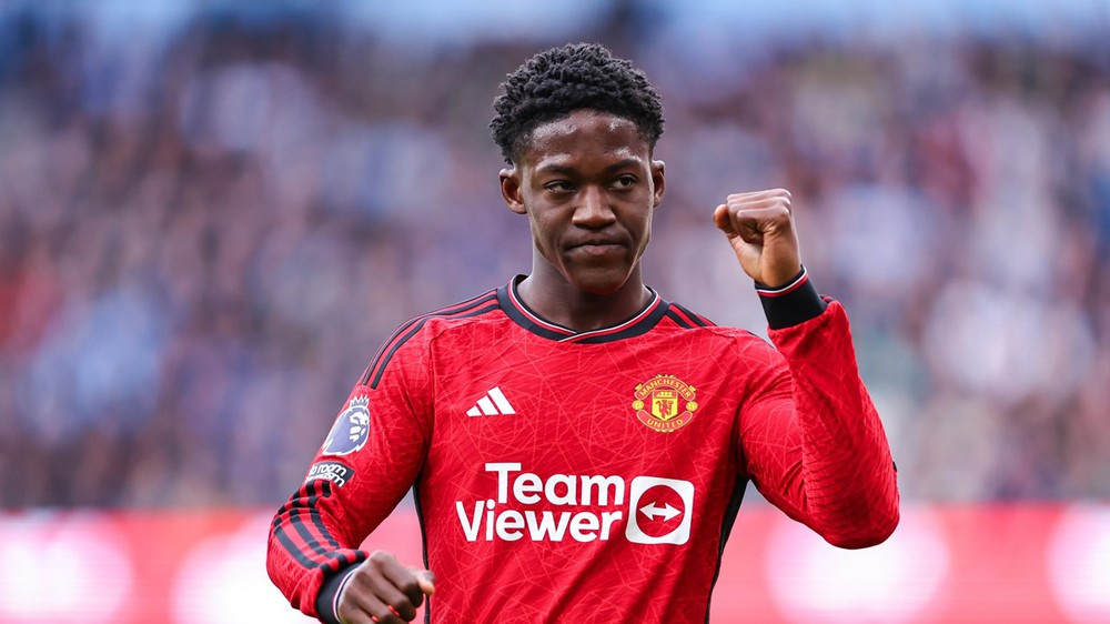 Bài toán khó của Michael Carrick tại MU mà Ruben Amorim chưa từng gặp - Ảnh 2.