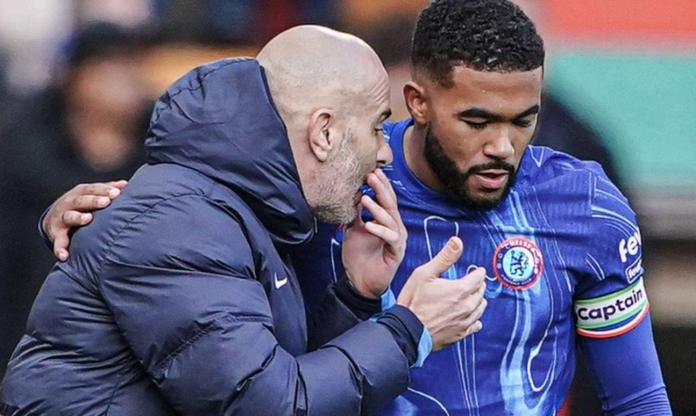 HLV Chelsea nói thẳng về việc thay Reece Jame ngay sau hiệp 1
