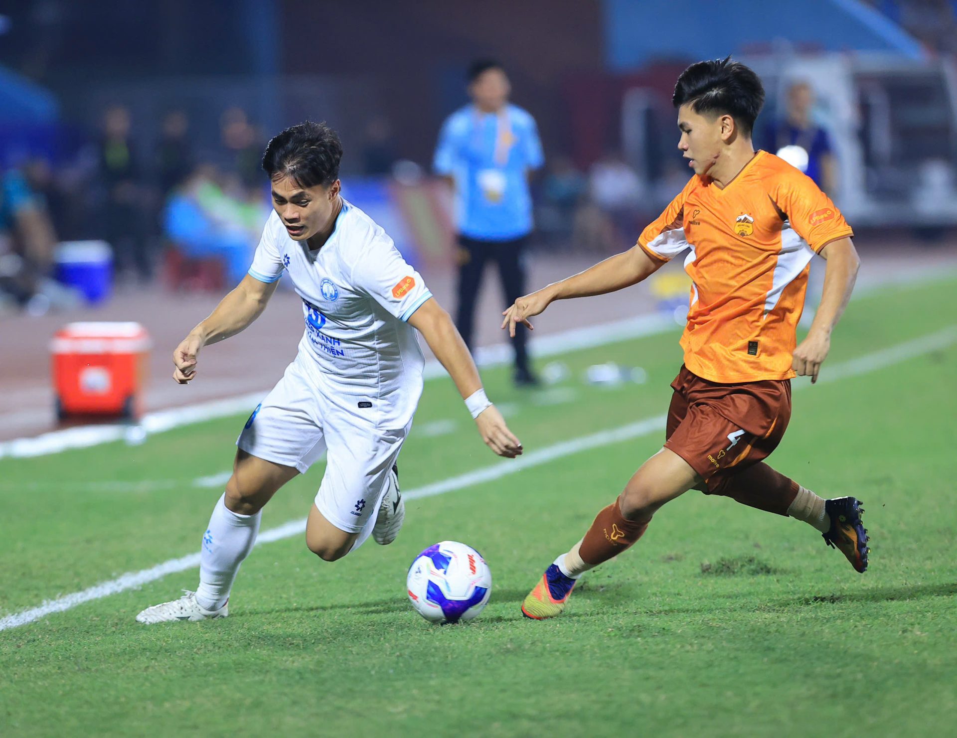 Tin nóng bóng đá Việt hôm nay 8/10: Đình Bắc vắng mặt hai trận đầu Asian Cup 2027; U17 Việt Nam sang Hàn Quốc và UAE tập huấn - Ảnh 3. Tin nóng bóng đá Việt hôm nay 8/10: Đình Bắc vắng mặt hai trận đầu Asian Cup 2027; U17 Việt Nam sang Hàn Quốc và UAE tập huấn - Ảnh 3.
