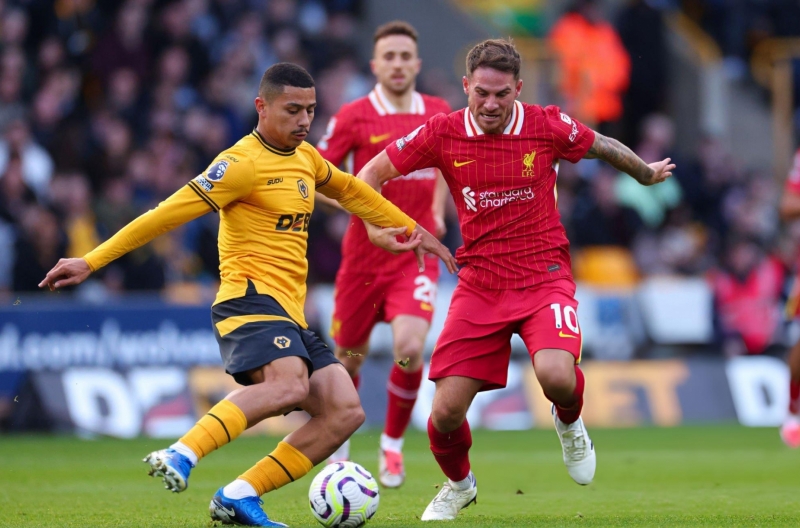 Live Liverpool vs Wolves: Chiesa starts for the first time
