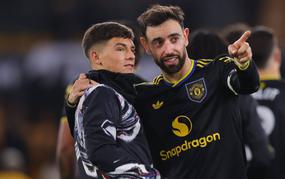 Shea Lacey will serve as the "backup number 10" for Bruno at Manchester United.