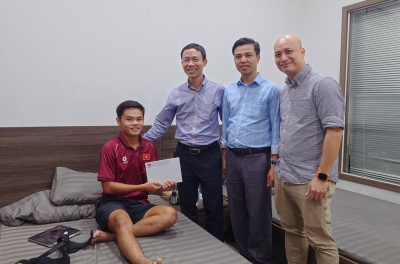 VFF shows heartwarming gesture towards injured U19 Vietnam player