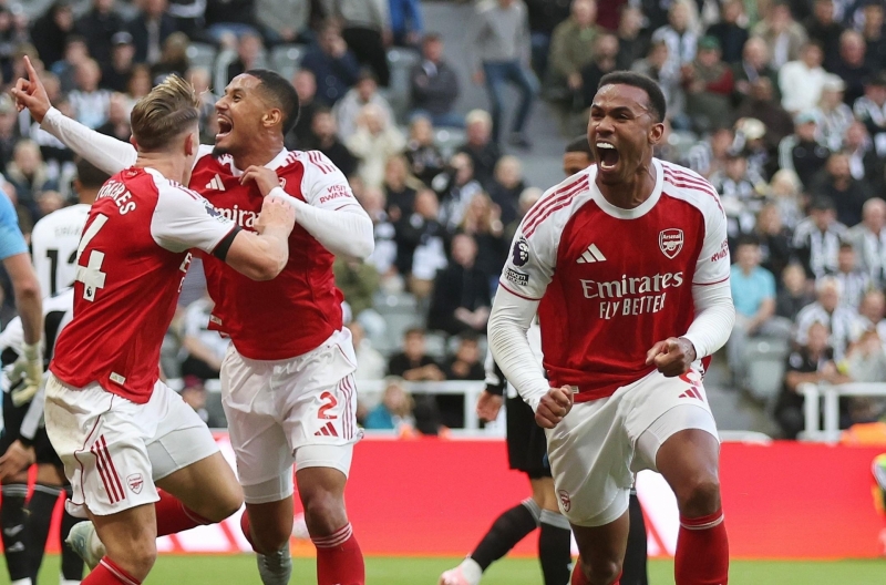 Arsenal staged a thrilling comeback, closing in on Liverpool&#39;s top spot