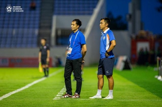 Which V-League club is at the greatest risk of relegation?