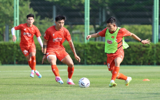 The Vietnam national team accelerates their training in South Korea, ready for the first challenge.