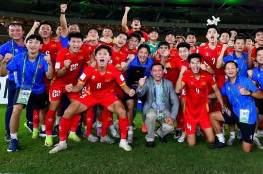 Southeast Asian fans collectively react as Vietnam takes the role of the 'big brother' in the region