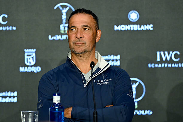 Huyền thoại của Milan, Ruud Gullit, đã kêu gọi bóng đá Italy quay trở lại những giá trị căn bản nếu muốn khôi phục niềm tự hào quốc gia.