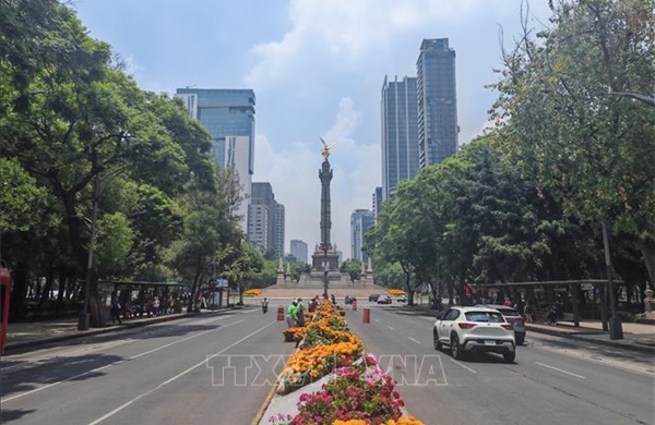 World Cup 2026: Mexico City Shines in Vibrant Orange and Gold to Welcome the Global Football Celebration