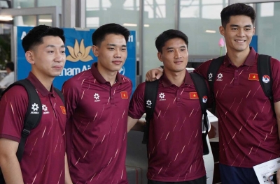 Hot football news midday on July 2: Australian coach praises V-League, Vietnam national team heads to South Korea