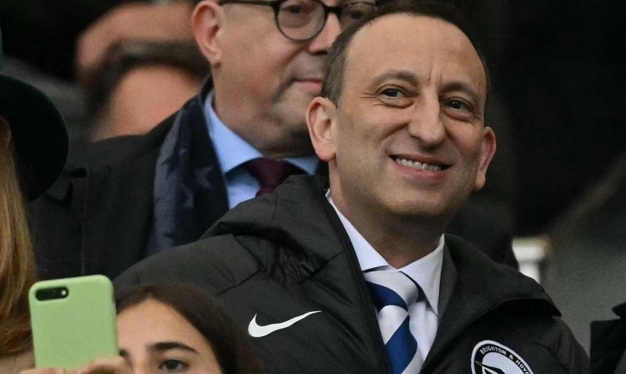 NÓNG: Chủ tịch CLB Ngoại hạng Anh dính nghi án đường dây cá cược khổng lồ