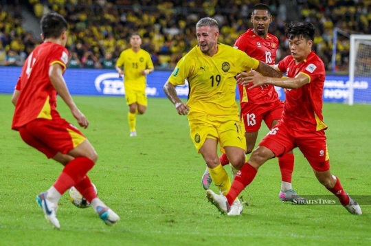 Malaysian newspaper unexpectedly comments on the performance of 4 Vietnamese national team players