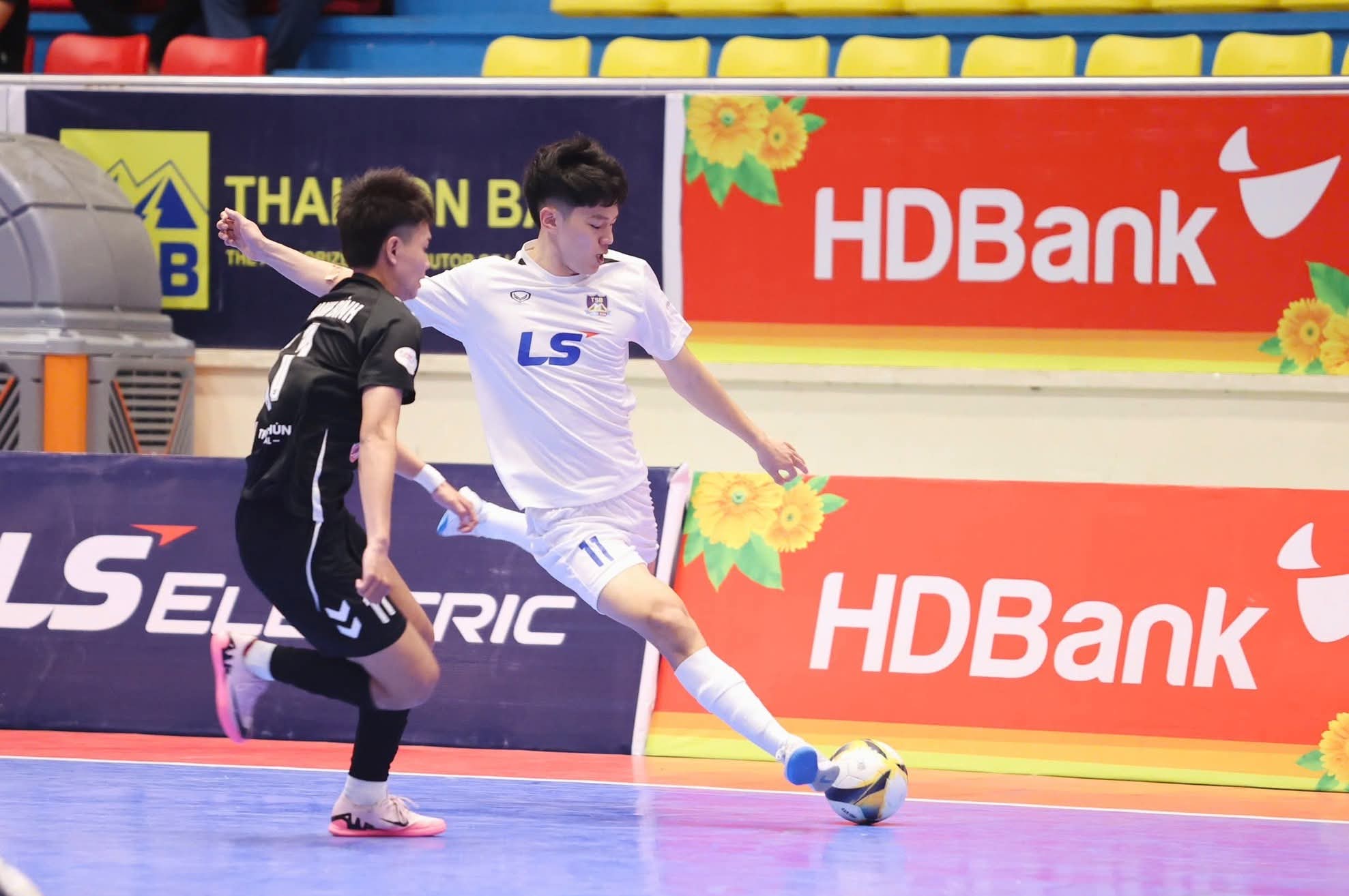 Tin nóng bóng đá Việt hôm nay 16/5: U17 Việt Nam gặp khó trước U17 Australia; Thái Sơn Bắc khẳng định sức mạnh - Ảnh 2. Tin nóng bóng đá Việt hôm nay 16/5: U17 Việt Nam gặp khó trước U17 Australia; Thái Sơn Bắc khẳng định sức mạnh - Ảnh 2.