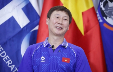 Coach Kim Sang Sik unexpectedly calls 3 overseas Vietnamese stars for the same position in the Vietnam national team.