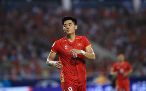 What position does Đình Bắc play best in?