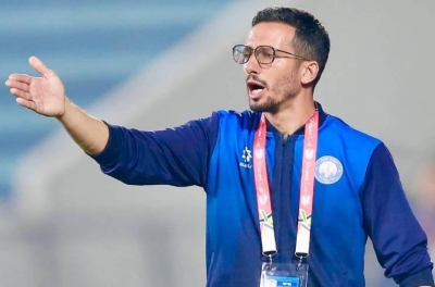 Malaysian media shocked as Portuguese coach departs Vietnamese club