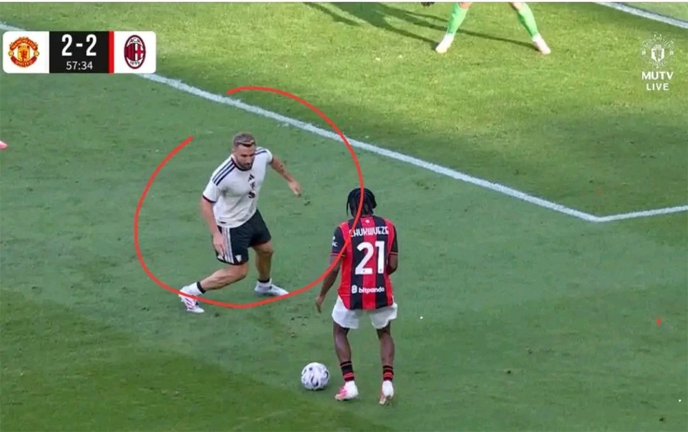 MU thua Milan là dấu hiệu Carrick cần thêm viện binh cho mùa giải mới - Ảnh 1. MU