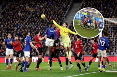 Manchester United goalkeeper: 'Saving corners is tough, but it's my strength'