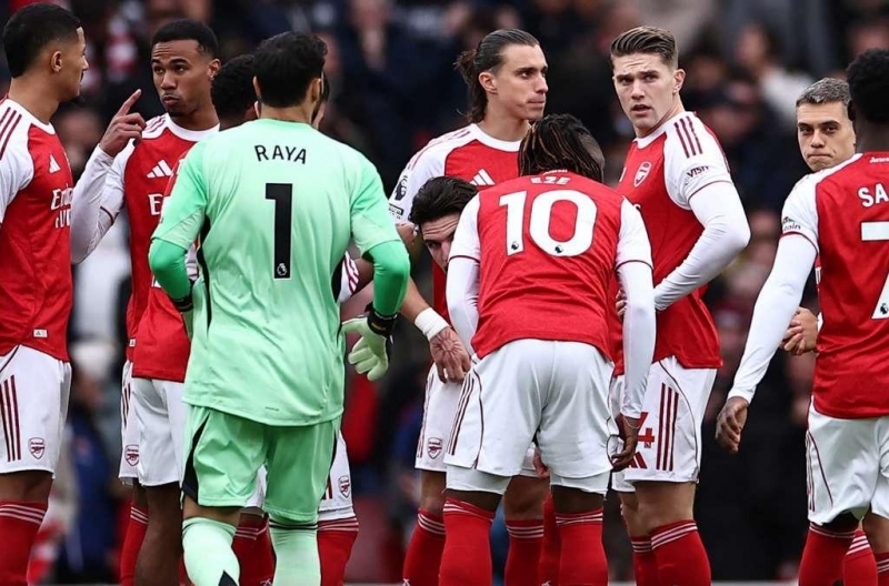 Arsenal equals Manchester United&#39;s incredible record