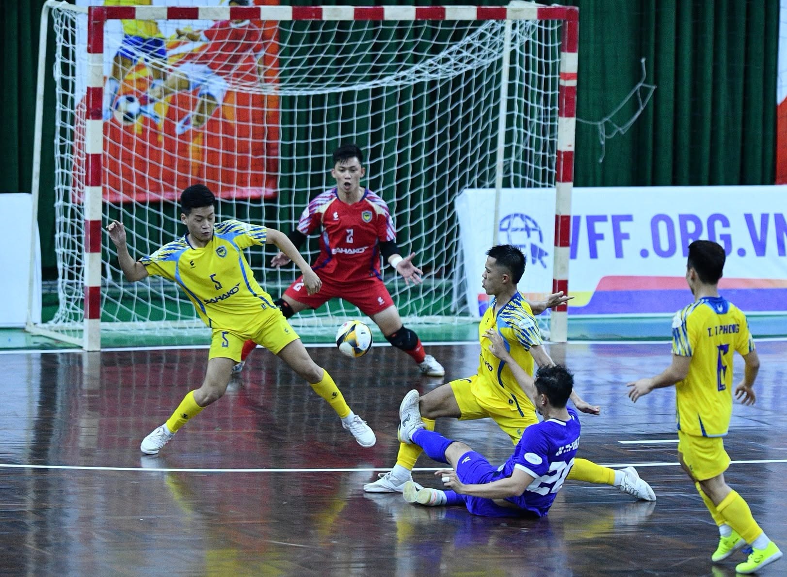 Tin nóng bóng đá Việt hôm nay 13/9: U23 Việt Nam sang Nhật Bản dự ASIAD; Sahako vào chung kết Cúp quốc gia futsal - Ảnh 2. Tin nóng bóng đá Việt hôm nay 13/9: U23 Việt Nam sang Nhật Bản dự ASIAD; Sahako vào chung kết Cúp quốc gia futsal - Ảnh 2.