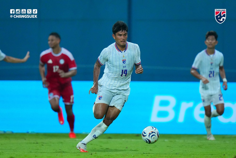 Đình Bắc dẫn đầu cuộc đua Vua phá lưới ASEAN Cup, 2 sao trẻ Thái Lan và Singapore "phả hơi nóng" - Ảnh 2. Đình Bắc dẫn đầu cuộc đua Vua phá lưới ASEAN Cup, 2 sao trẻ Thái Lan và Singapore "phả hơi nóng" - Ảnh 2.