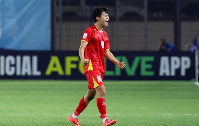 Not called up to the Vietnam national team, the world top-60 prodigy keeps scoring goals.