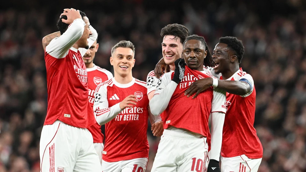 Champions League - Arsenal lọt vào tứ kết: Ai cản Arsenal mơ ăn bốn? - Ảnh 1.