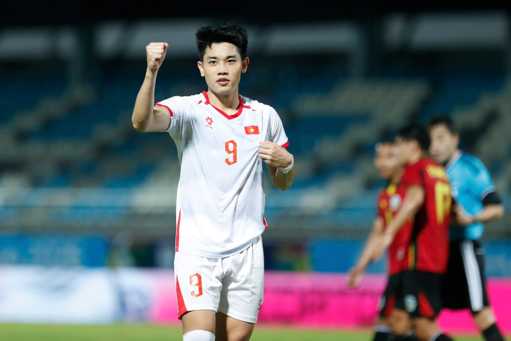 "Ao làng" và chuyện của những Đình Bắc, Ilhan Fandi - Ảnh 1.
