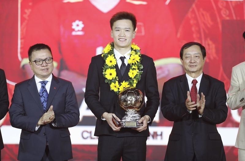 What did Hoàng Đức say upon winning the Vietnamese Golden Ball for the third time?