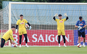 The Vietnamese national team lacks balance between defense and attack.