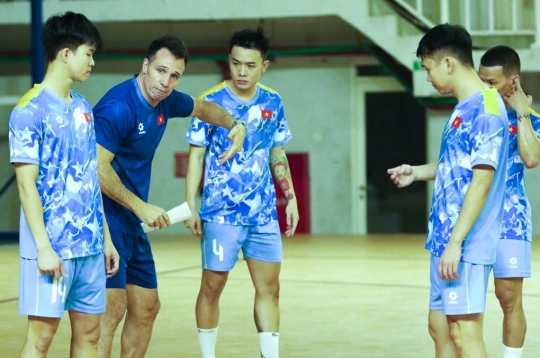 Vietnam’s national team is determined to defeat Thailand at the Asian Championship finals.